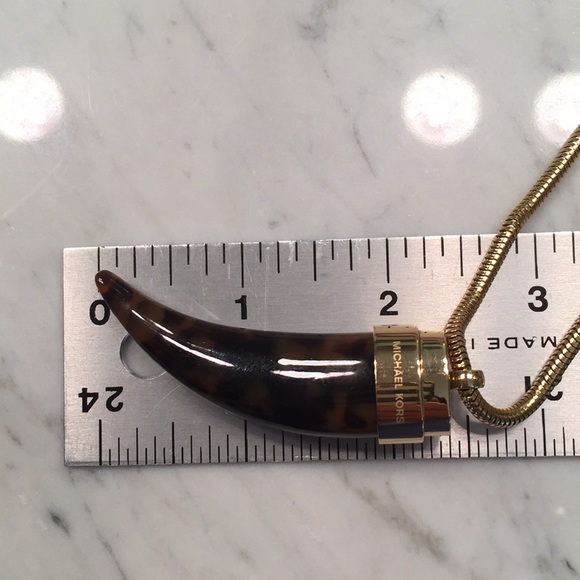 Micheal Kors Brown Tortoise Horn Necklace - Picture 4 of 5